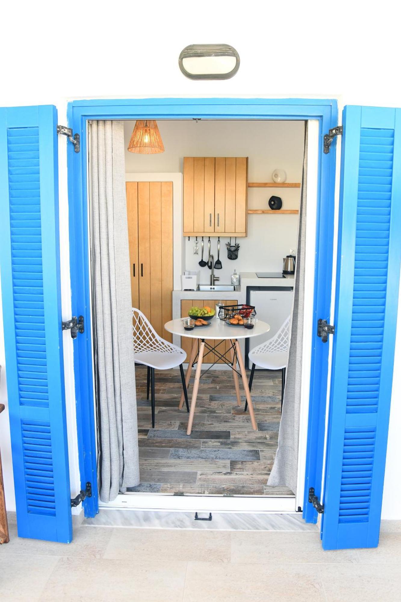 Petite Studios Batsi Батси Экстерьер фото